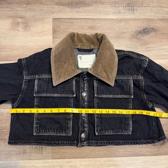 Pilcro Cropped Denim Barn Jacket Corduroy Collar Washed Black Womens XS - Picture 9 of 11